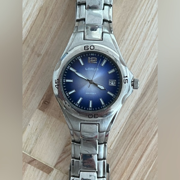 Lorus Men’s Watch Blue Ombre Dial Stainless Steel Bracelet Date Window - Picture 3 of 12